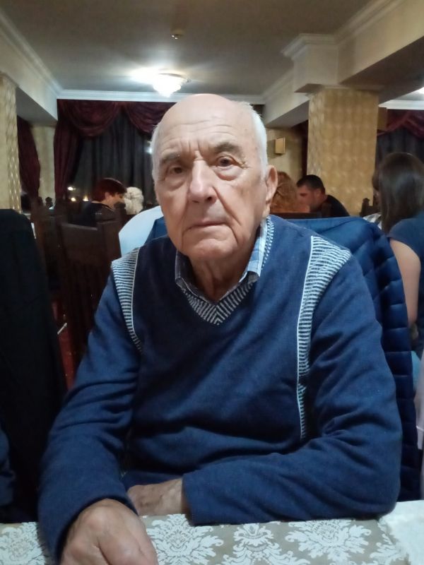 Рубрика "Пещерци" представя Иван Бонев - учителят по география на поколения пещерци