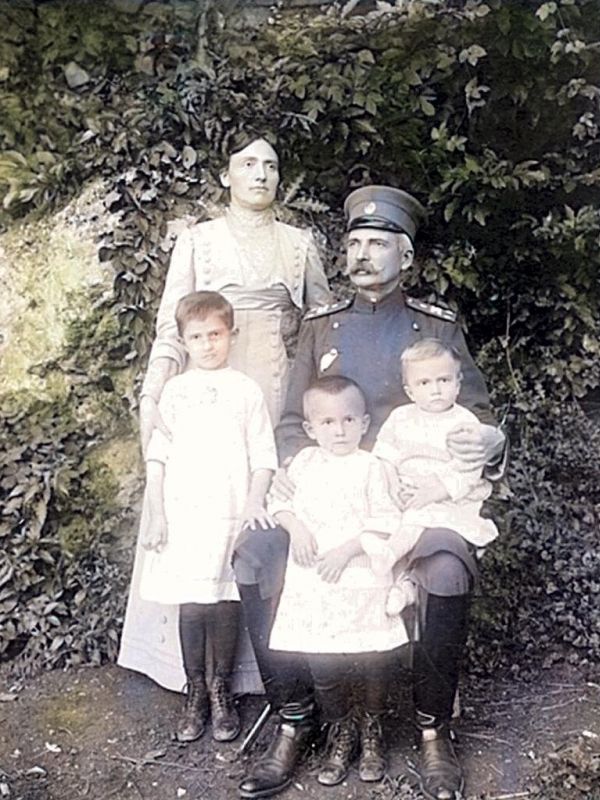 В рубрика "Пещерци"  представяме генерал-майор Атила Зафиров