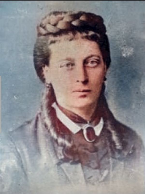 Представяме Ви лейди Емили Странгфорд