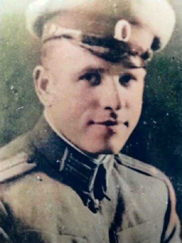 В рубрика "Пещерци"  представяме Петър Лазов