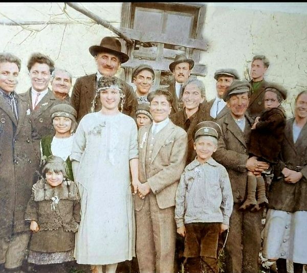 Пещерка усмихна тъжни сватбари след близо сто години