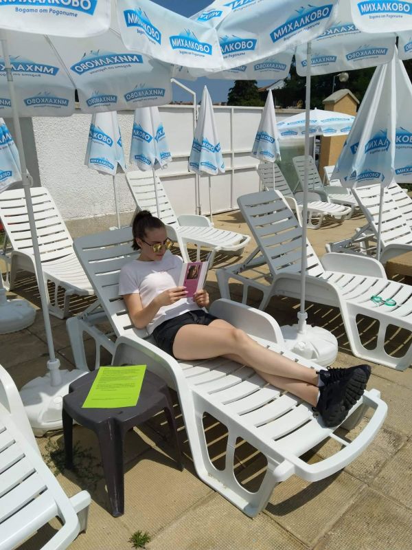 Креативната Богдана Сиракова с нова, лятно-мокра, просветителна инициатива