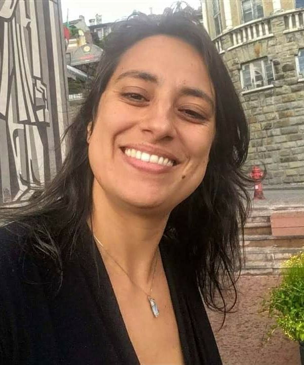 Лъчезарната Жулиана от Бразилия е третият участник във   „Възрожденско приключение“